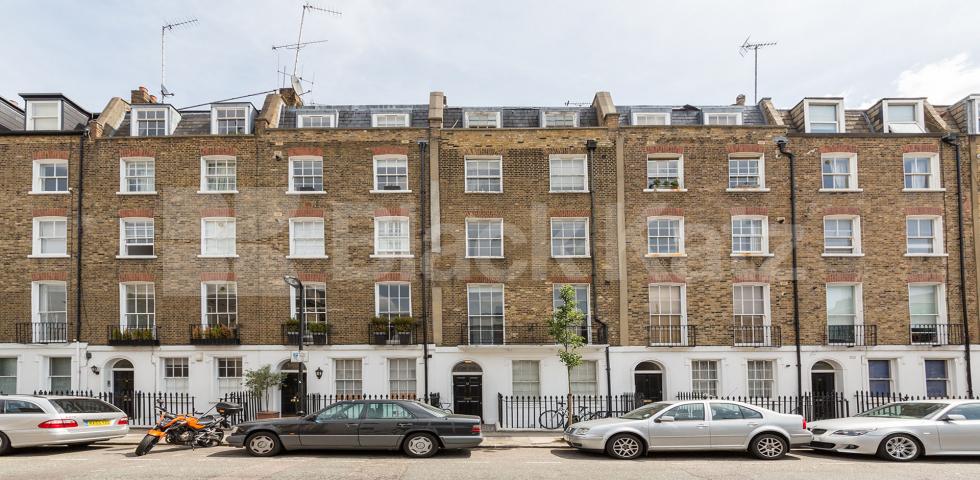 Newly painted two double bedroom flat with study near Regents Park and to tube! Cosway Street, Marylebone